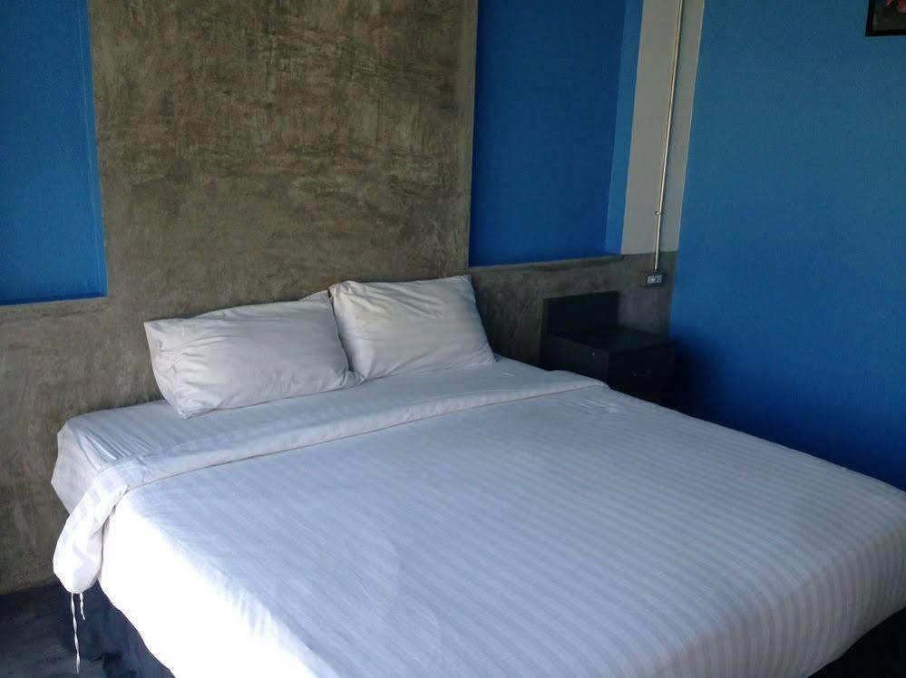 Pornsiri Hotel Sisaket Exterior photo